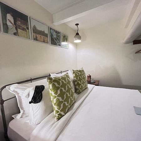 Abode Bombay Hotel Bagian luar foto