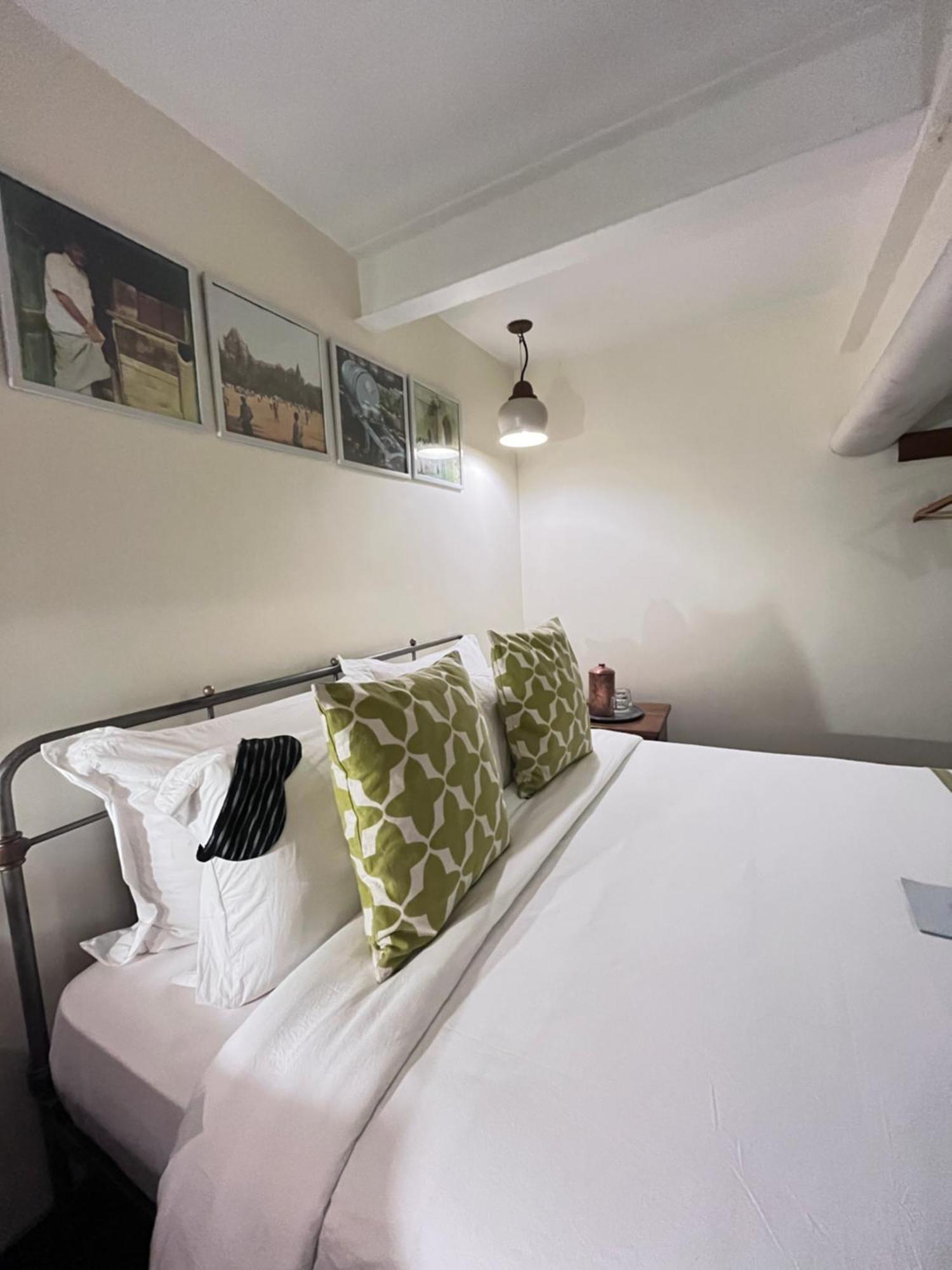 Abode Bombay Hotel Bagian luar foto