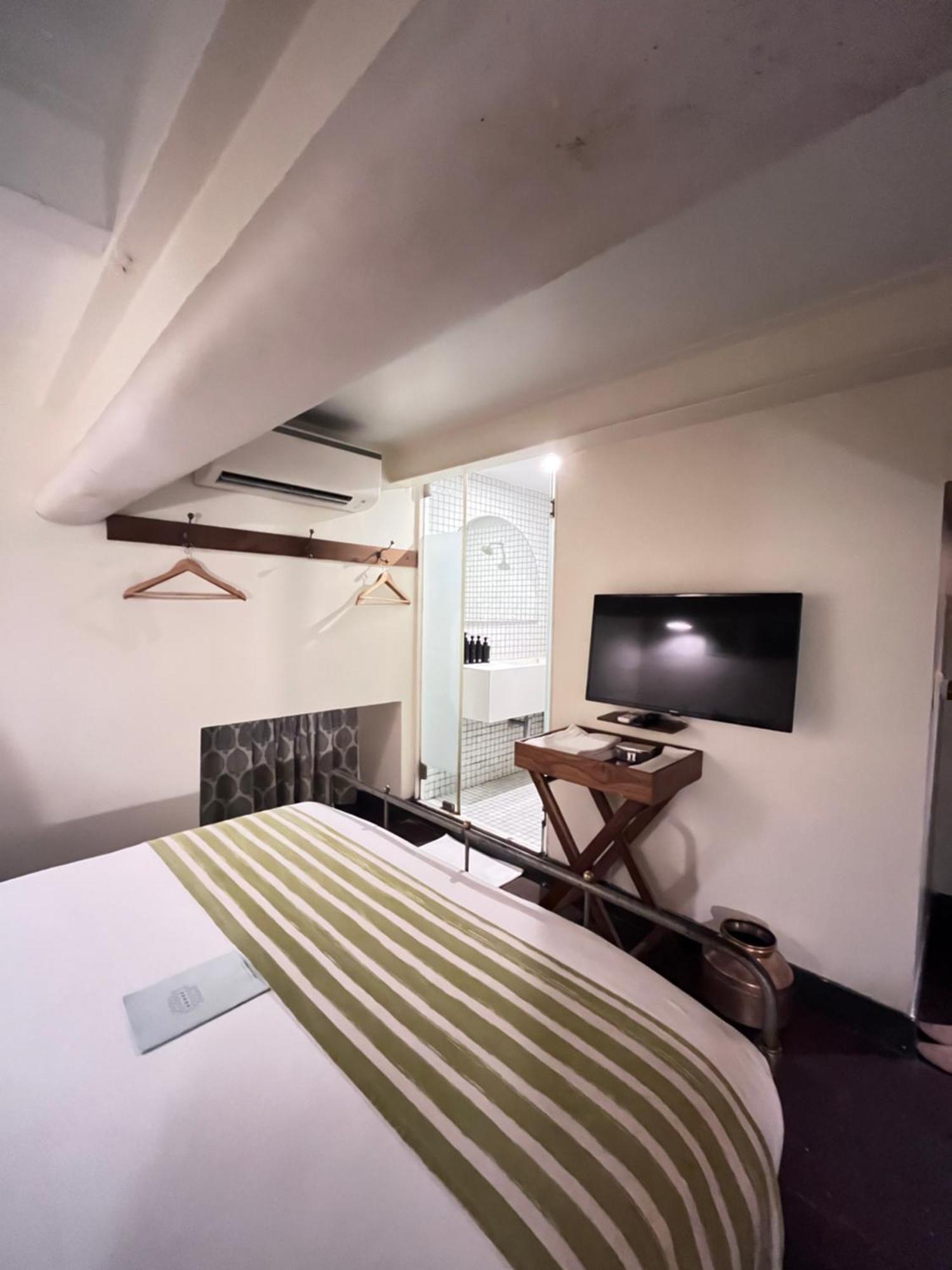 Abode Bombay Hotel Bagian luar foto