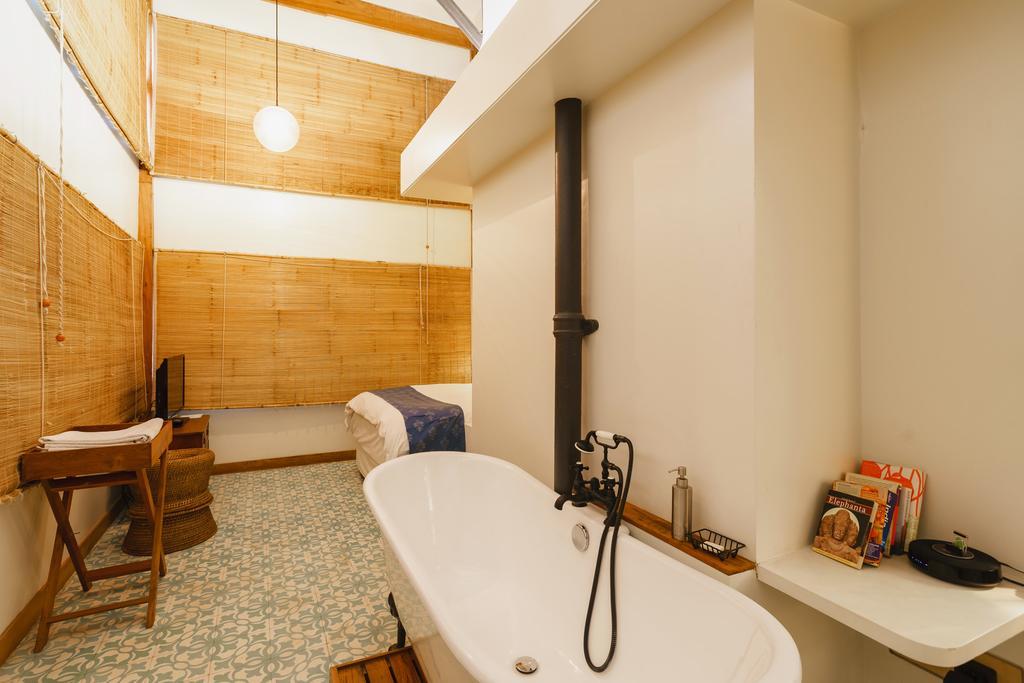 Abode Bombay Hotel Bagian luar foto